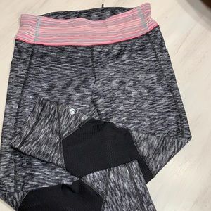 Lululemon crops size 6.  Minimally worn.